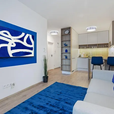 Lam Blue Ac - Balcony * Pressburg